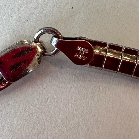 Elegant Silver Necklace - Picture 6 of 9